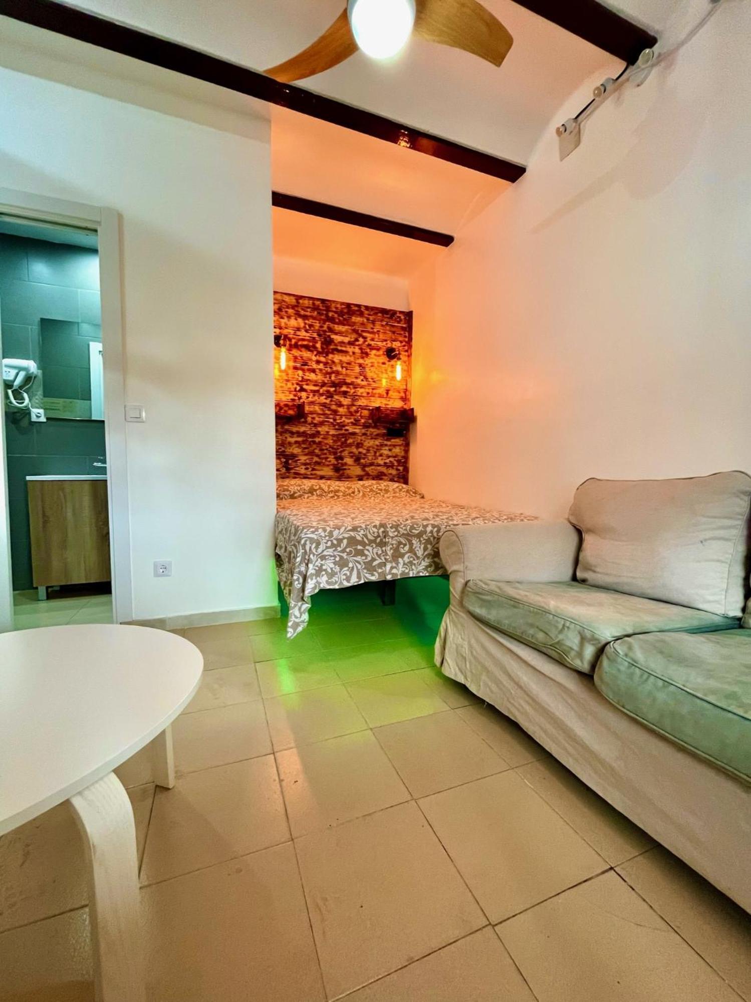 Nuevos Apartamentos Frente Al Mar Y A La Playa กาสเตย์เดเฟลส์ ภายนอก รูปภาพ